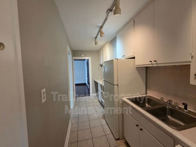 Photo - 1807 W 41st St