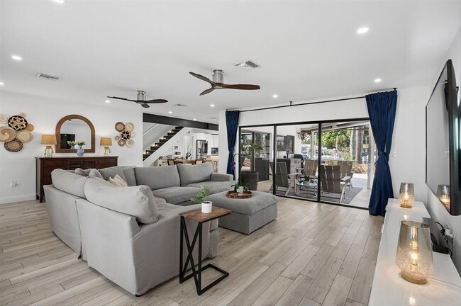 Photo - 600 SW 8th Ter