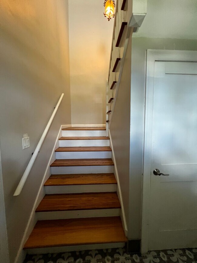 Photo - Beautiful renovated 1 bedroom Condo with R...