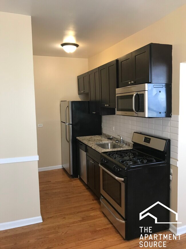 Photo - 7722 N Marshfield Ave Unidad 2B