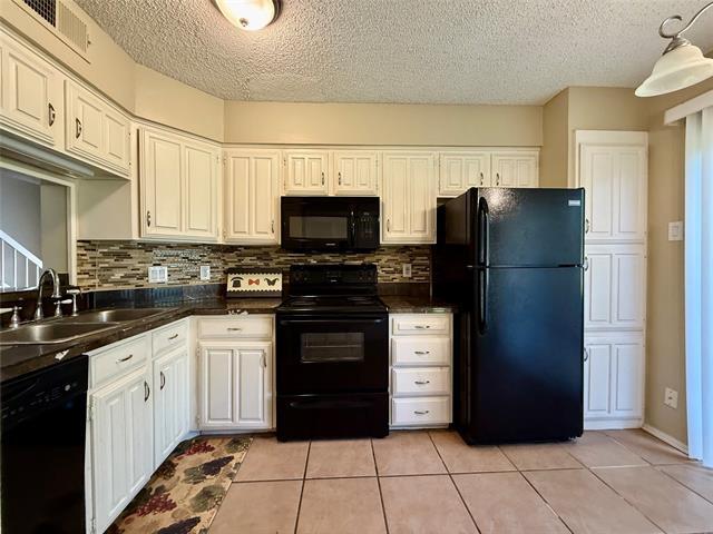 Photo - 777 Custer Rd