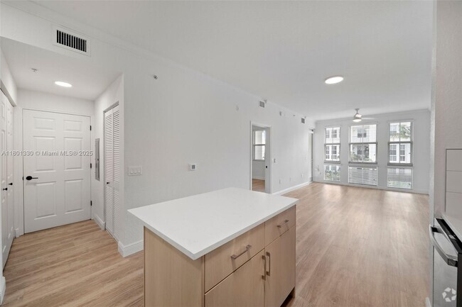 Building Photo - 10170 SW 7th St Unit 24-305 Rental