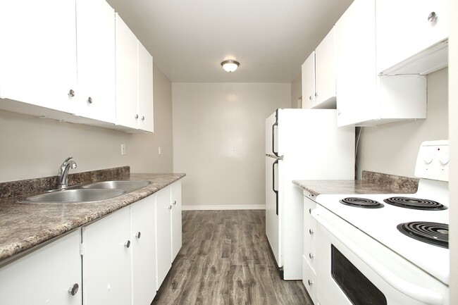 Building Photo - 1265 Pentland St
