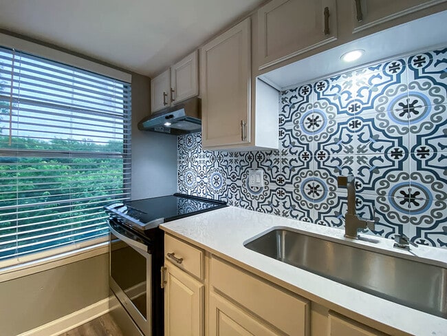 Photo - Tramor at the Hills