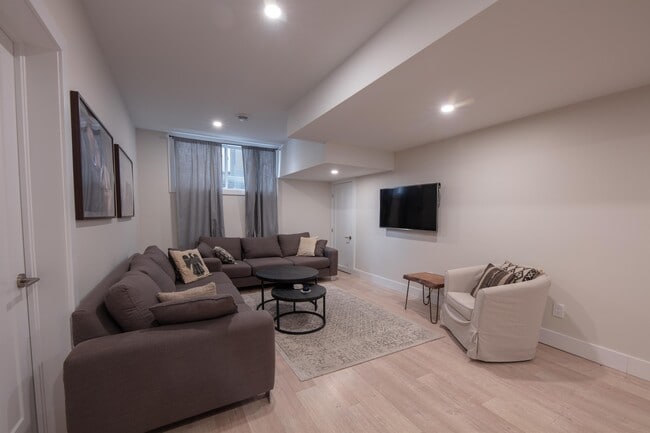 Photo - 130 Chippewa Ave Unité B