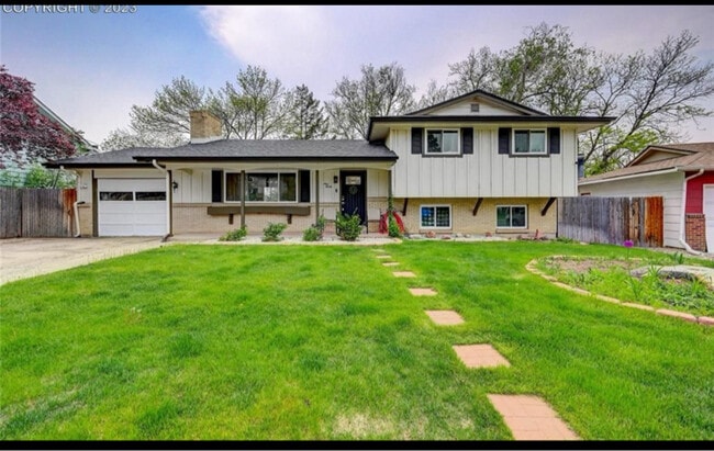 Building Photo - 930 Potter Dr