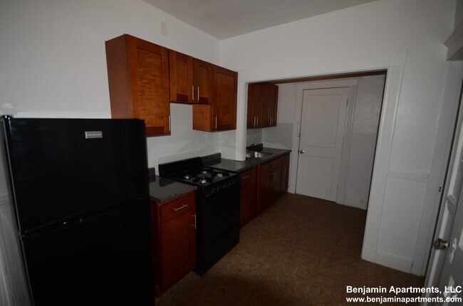 Building Photo - 5 Vinal St Unit 6 Rental