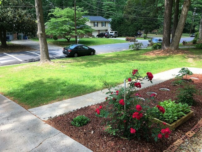 Photo - 1584 Greenwood Dr NW