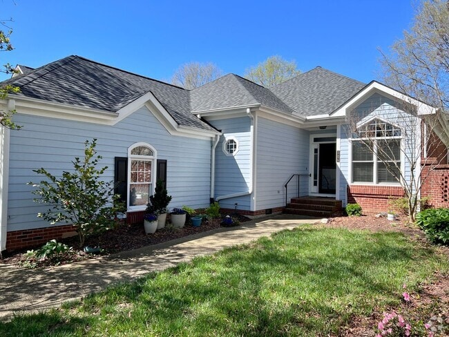 Building Photo - Gorgeous One Level Home in Chapel Hill
