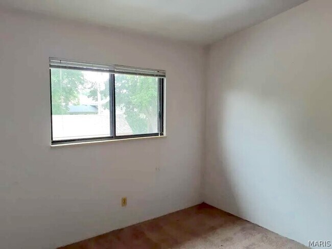 Photo - 62 Peachtree Ln