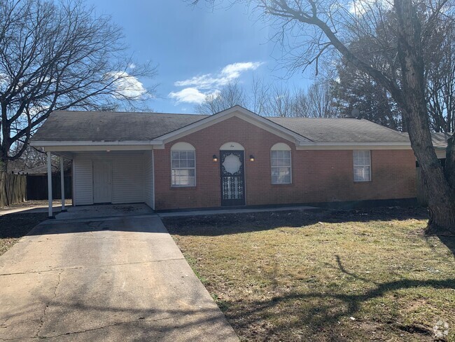 Building Photo - 10 Howlett Cv Rental