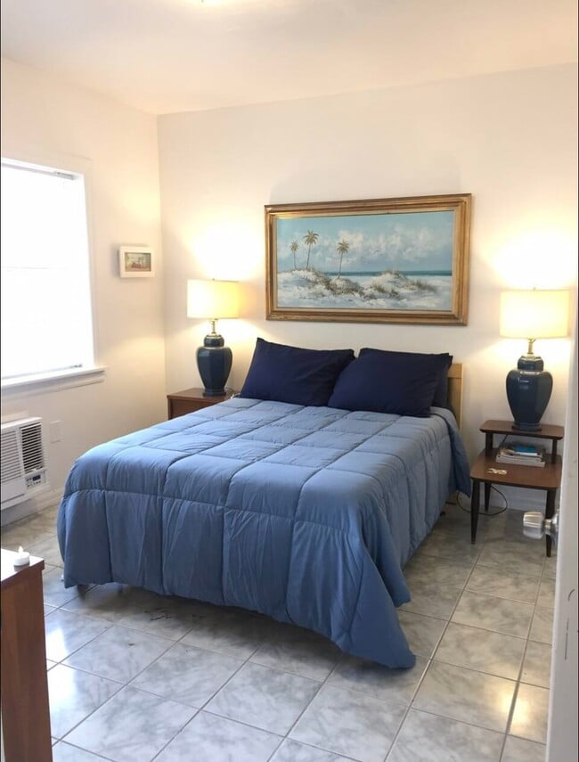 Photo - 685 NW 45th St Unidad 4