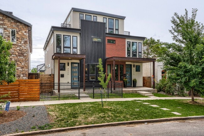 Building Photo - 3526 Mariposa St