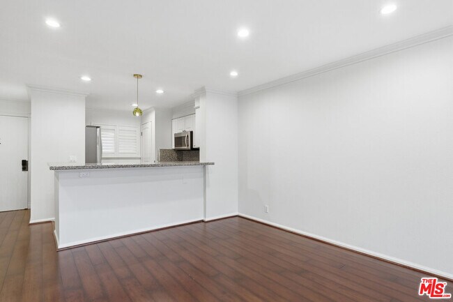 Photo - 2940 N Verdugo Rd Unit 305
