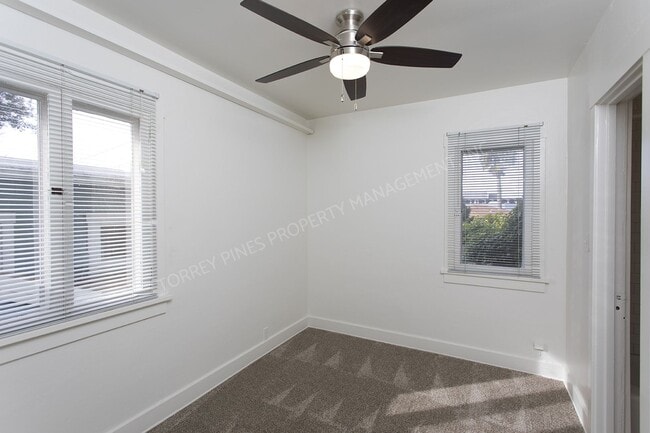 Photo - Beautiful Vintage Cottage in La Jolla with Onsite Laundry! Unidad 7783