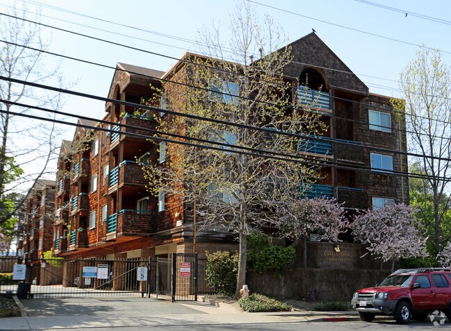 Castlewood Apartments - Castlewood Apartments