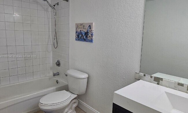 Photo - 5201 Geneva Ct Unit 202