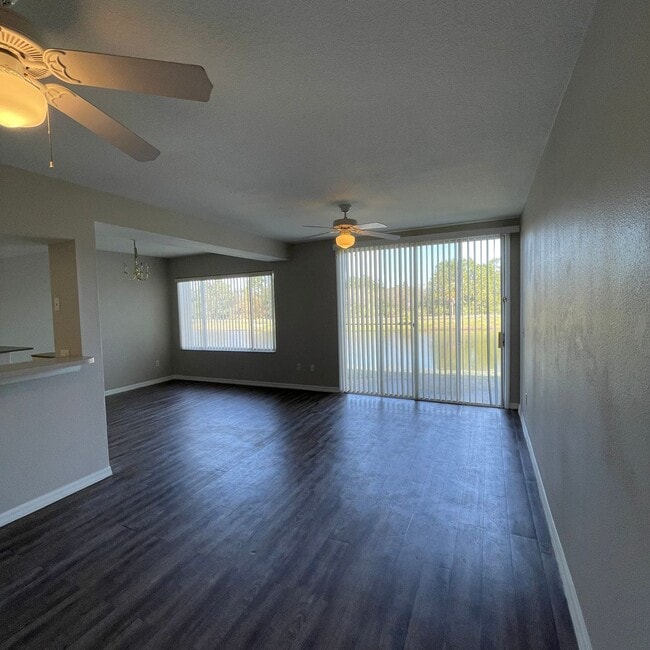 621 Washington Palm Loop Unidad Main Unit