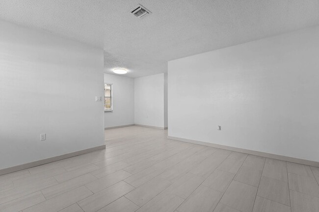 Photo - 2818 NE 7th St Unit 2824