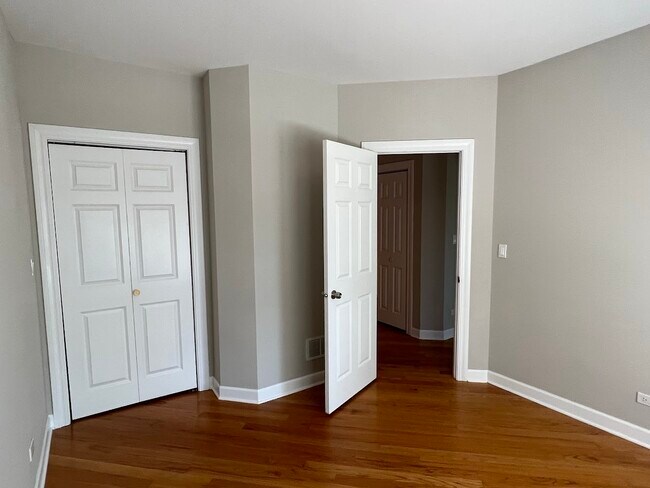 6507 N Hamilton Ave Unit 4S
