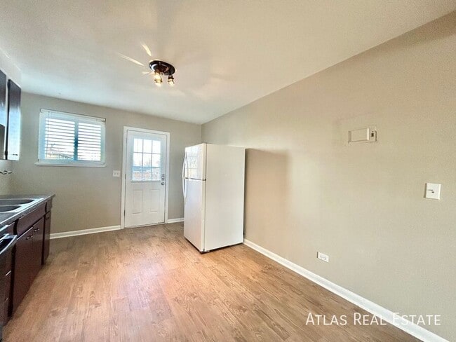 Photo - 5395 W 3rd Pl Unidad 2