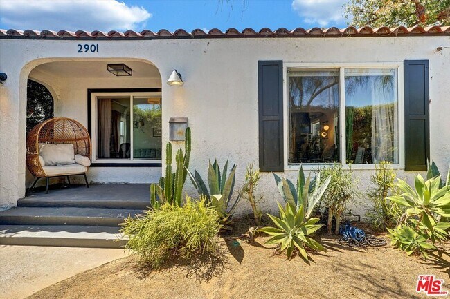 2901 Redondo Blvd