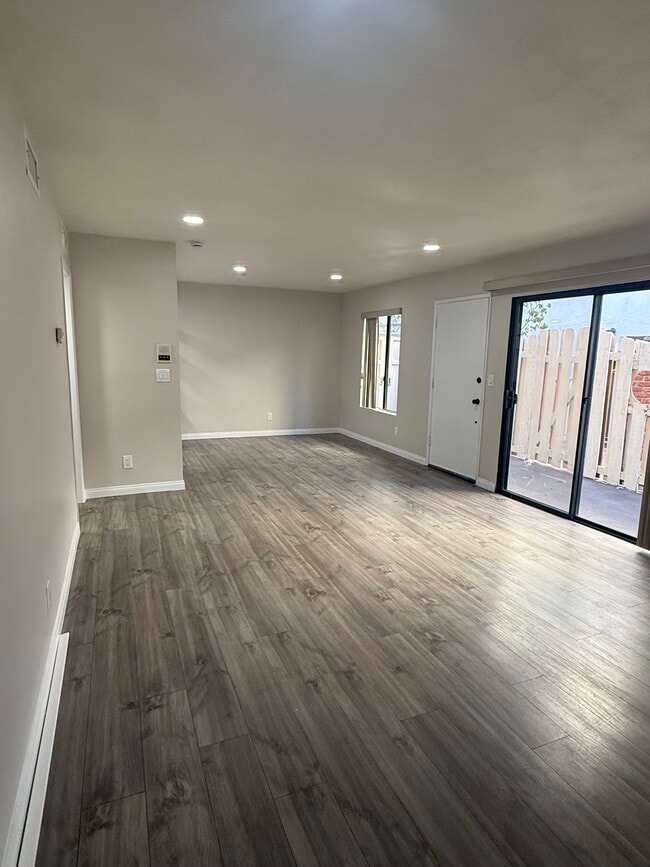 Photo - 10687 Wilkins Ave Unidad 1