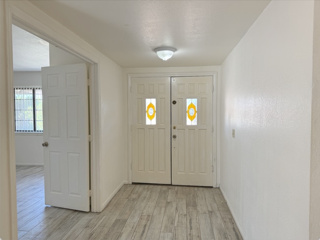 Photo - 14957 Mandan Rd