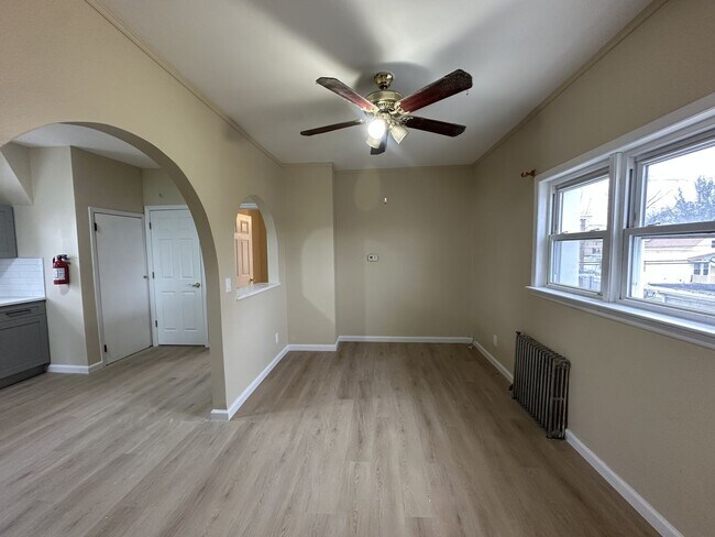 Photo - 618 Carlock Ave Unit Apt 2