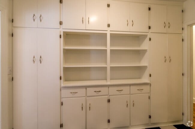 Building Photo - 432 Collier Rd NW Unit 432 Collier Rd. NW (Upper ) Rental