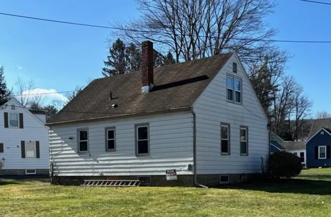 32 Dewitt Dr