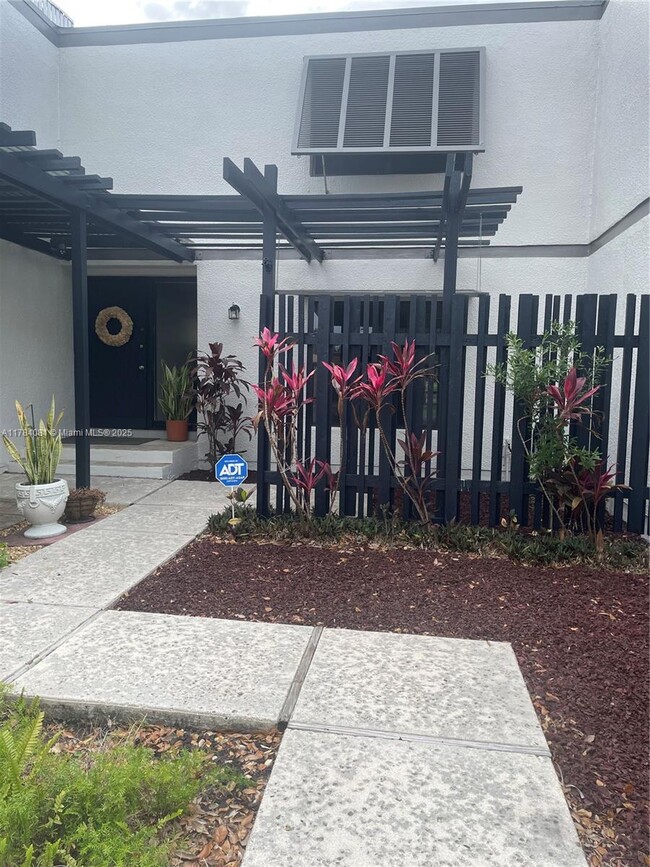 Building Photo - 1660 W Golfview Dr Rental
