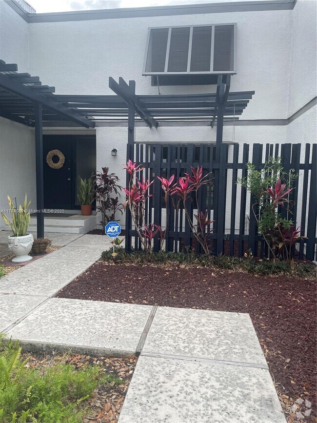 Building Photo - 1660 W Golfview Dr Rental