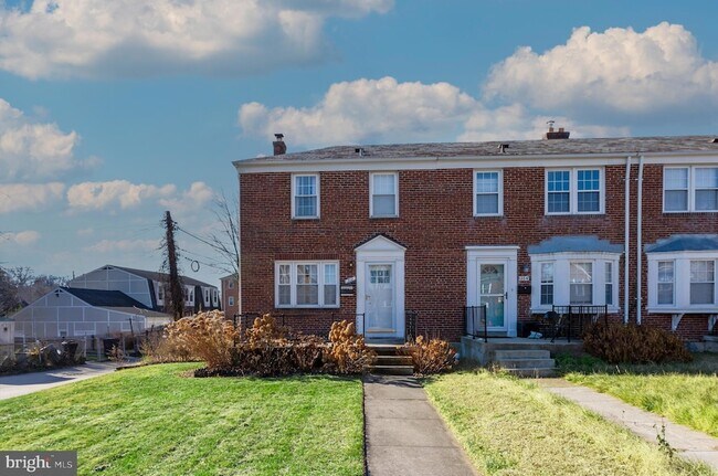 Photo - 312 Small Ct