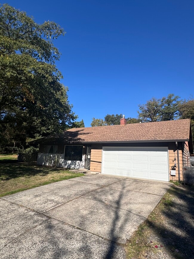 Photo - 1805 SE Anspach St