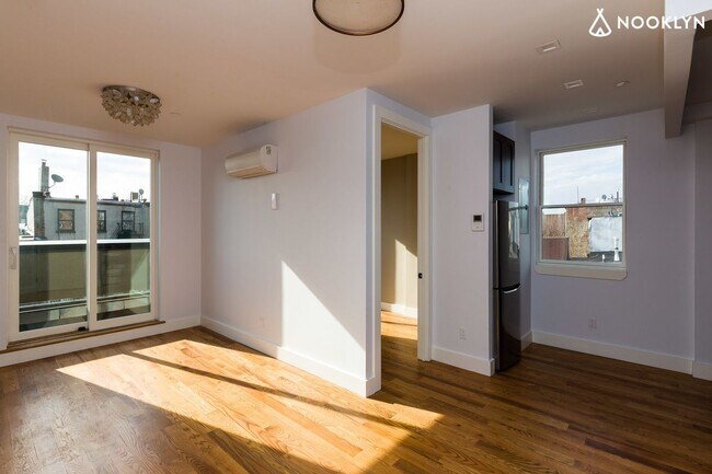 Photo - 868 Lafayette Ave Unit 3-A