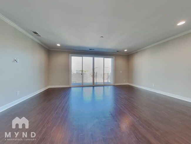 Photo - 2547 Statesville Ave