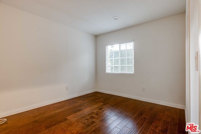 Photo - 4848 Oakwood Ave