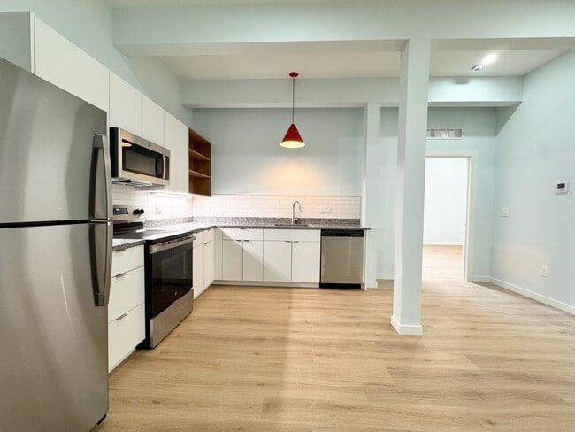 Building Photo - 517 Gillis St Unit 302