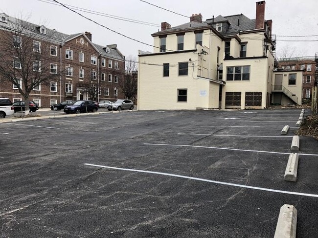 Photo - 2938 St Paul St