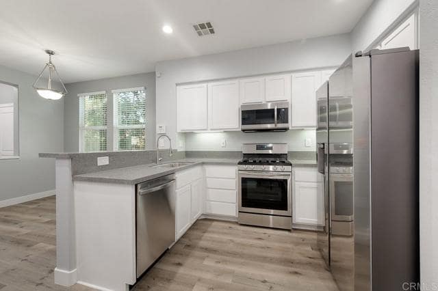 Building Photo - 4300 Newton Ave Rental