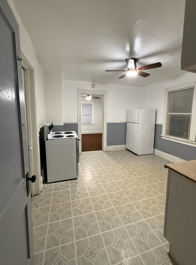 Building Photo - 14011 Glendale Ave Unit up