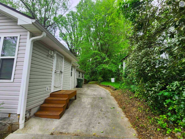 Photo - 1625 Orlando St SW House