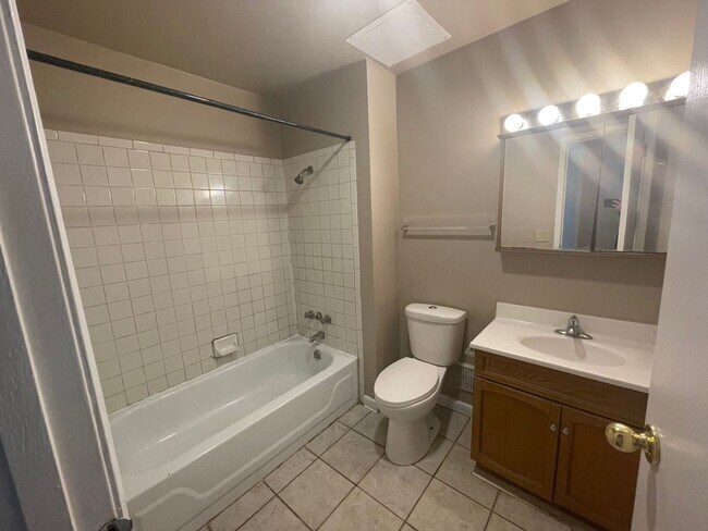 Photo - Windsor West Apartments