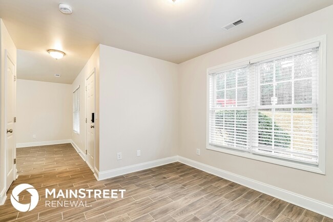 Photo - 1901 Savannas Run Dr