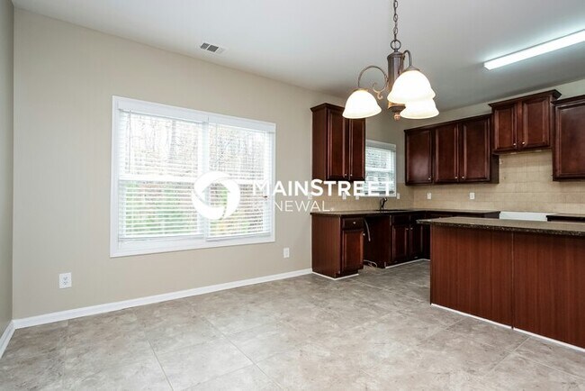 Photo - 4 Bedroom Pet-Friendly Home in Atlanta, GA with Main Street Renewal