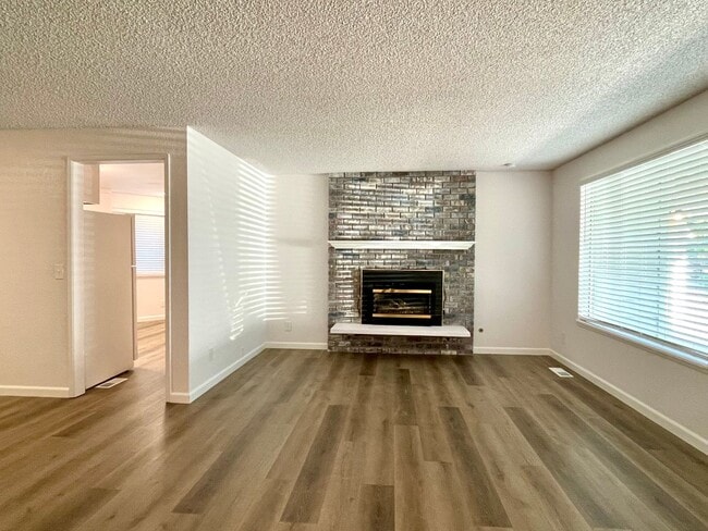 Photo - 7022 Citrine Ln SW