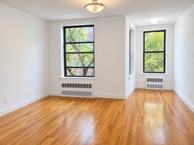 Building Photo - 202 W 132nd St Unit 3