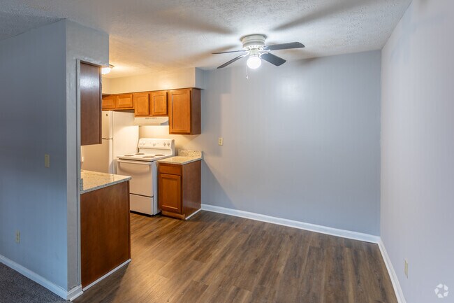 2 BR, 1BA - 1,000 SF