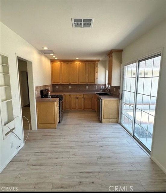 Photo - 422 E 18th St